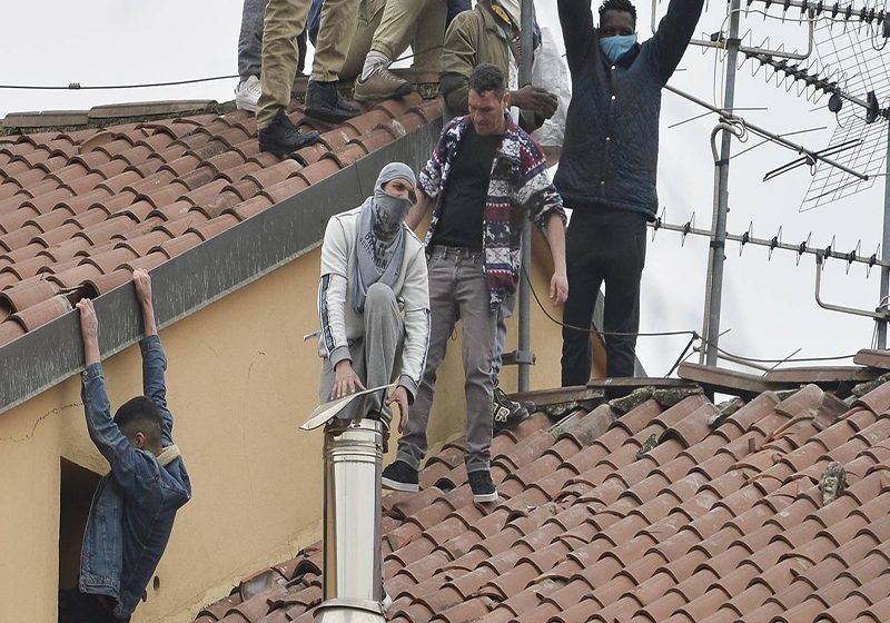  Mueren 3 presos en medio de revueltas en cárceles italianas por coronavirus