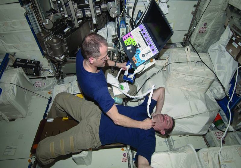  Un coágulo en la yugular de un astronauta obliga a la NASA a improvisar una cura en órbita