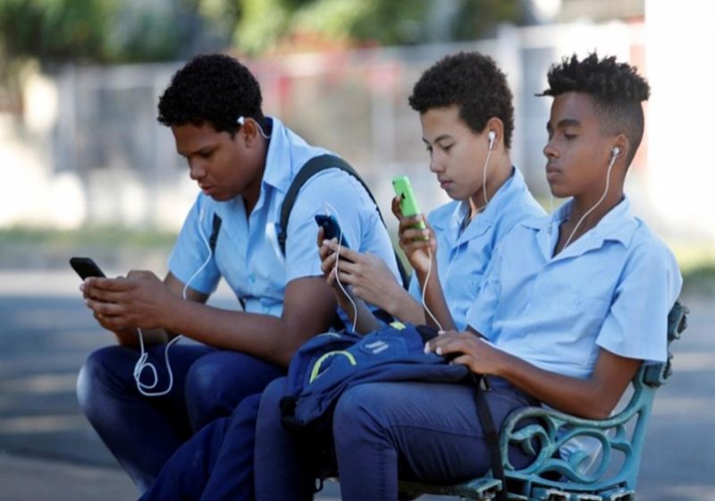  Vinculan el uso de móviles y de redes sociales con la salud mental juvenil
