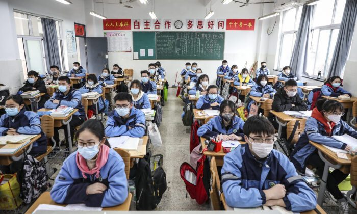  Los estudiantes Chinos retornan a clases