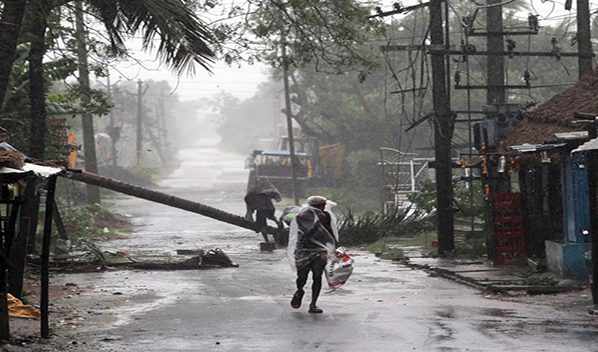 Al menos 22 muertos en la India y Bangladesh por el paso del ciclón Amphan