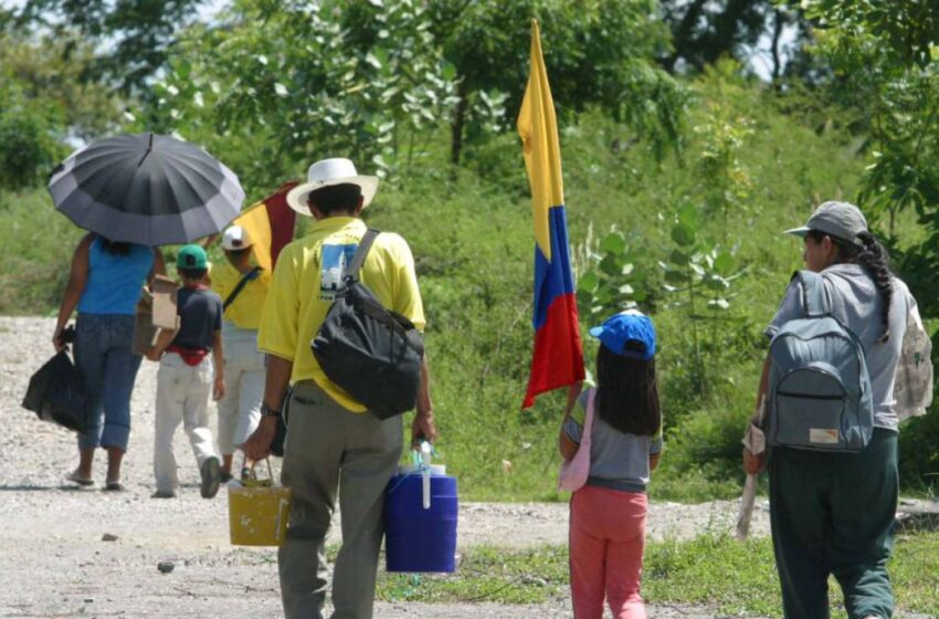  Más de 1.300 desplazados en Colombia por enfrentamientos entre grupos armados