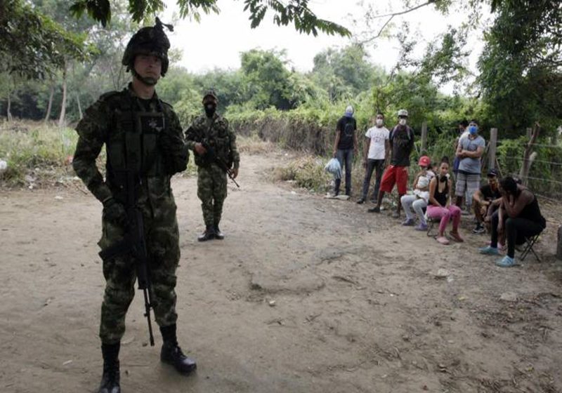  Colombia militariza paso fronterizo con Venezuela para controlar las trochas