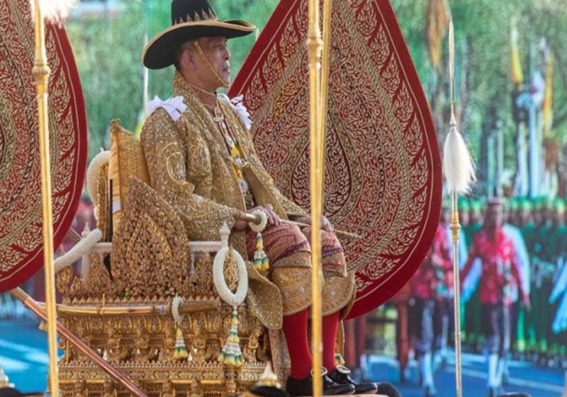  El rey de Tailandia se aisló del Covid-19 en un lujoso resort con un harén de 20 mujeres