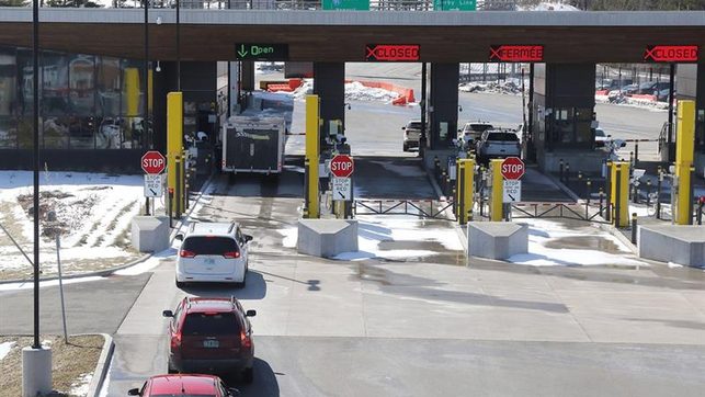  Canadá y Estados Unidos acuerdan mantener su frontera cerrada hasta el 21 de julio