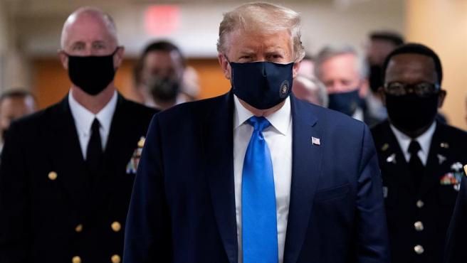  EE.UU. supera los 141.800 muertos y Trump defiende el uso de las mascarillas