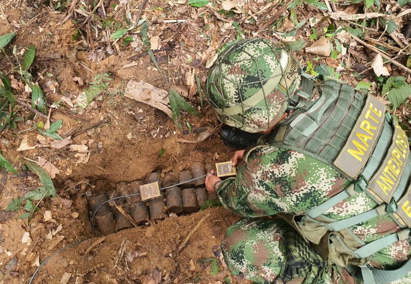  Acciones del ejército permitieron hallazgo de  explosivos y captura de tres insurgentes residuales