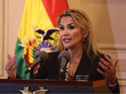  La presidenta interina de Bolivia padece la COVID-19 y guardará cuarentena