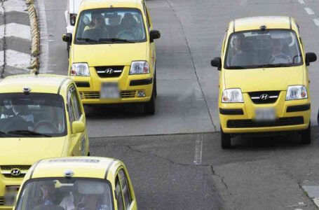 Control a los taxistas para evitar expansión del coronavirus, piden usuarios