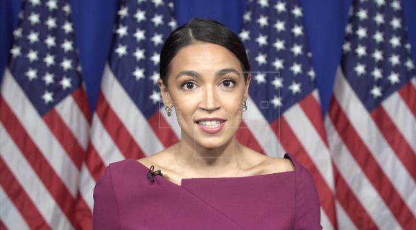  Ocasio-Cortez reafirmó la ideas de Sanders en la convención de Biden