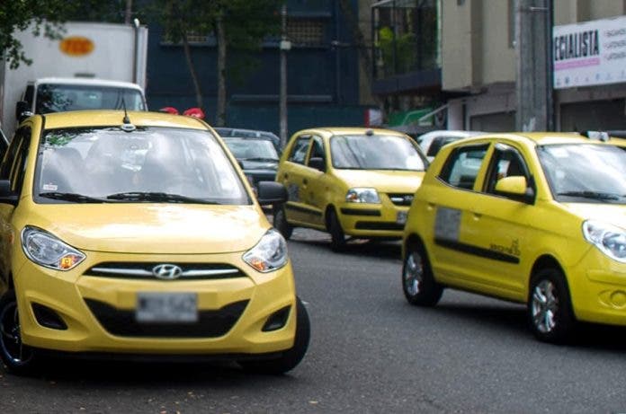  Desinfectar los taxis para evitar diseminar el coronavirus piden a la Alcaldía