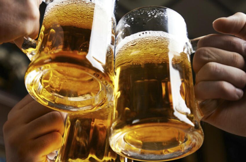  El Gobierno autoriza planes piloto para consumo de licor en bares