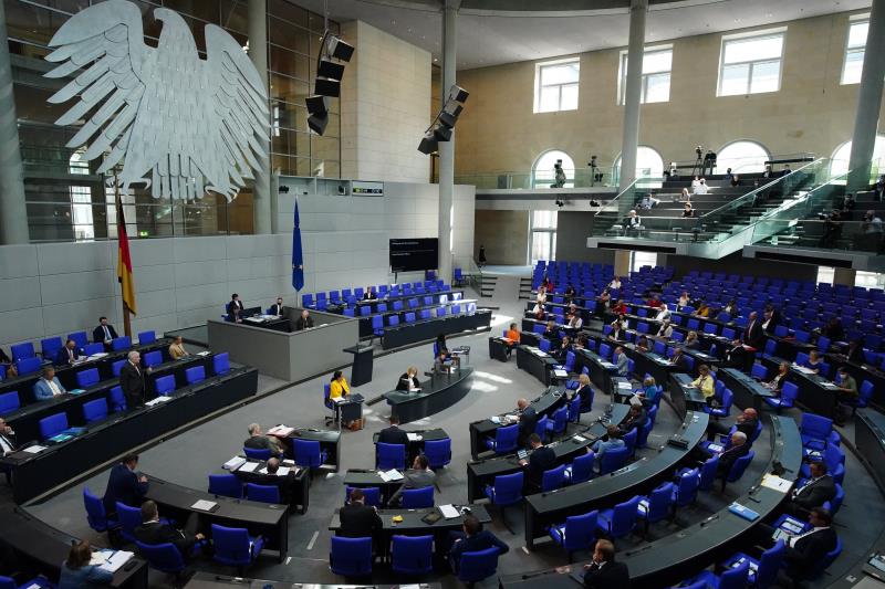  Detectan un paquete sospechoso en el Bundestag alemán en Berlín