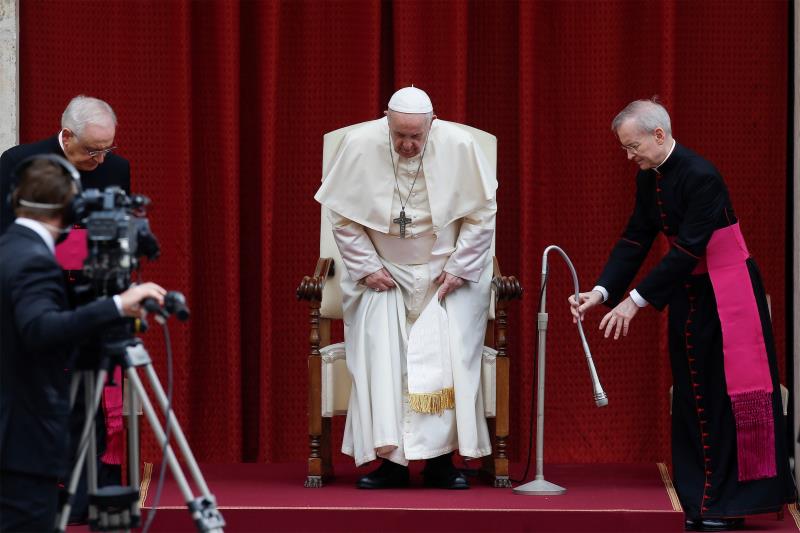  El papa retoma el contacto con los fieles en las audiencias tras seis meses