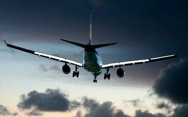  Colombia reanuda vuelos internacionales tras suspensión de casi seis meses