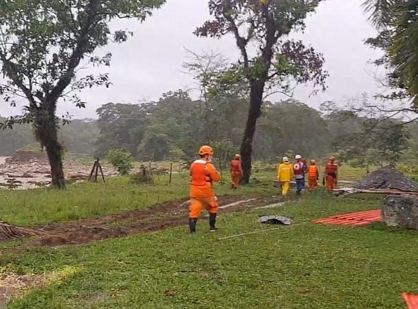  Socorristas han localizado y rescatado 4 cuerpos de 5 personas desaparecidas en Acacías
