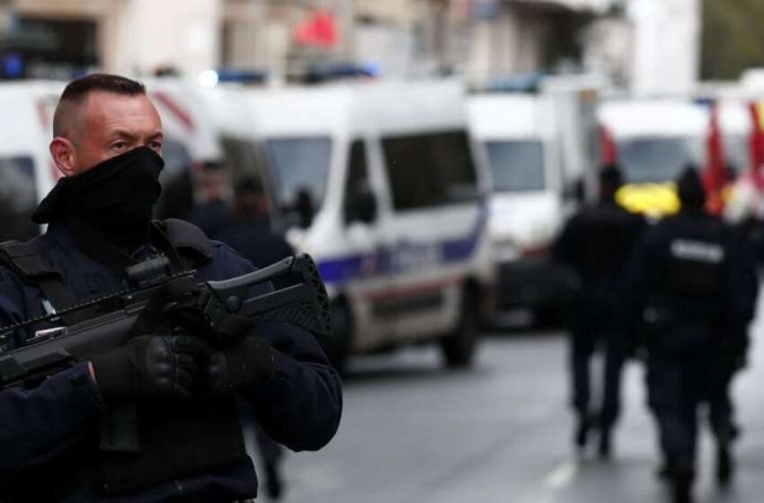  Francia lanza operaciones policiales contra extremistas islamistas