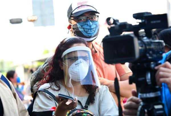  Los periodistas en  Colombia resisten entre la pandemia, las agresiones y las amenazas