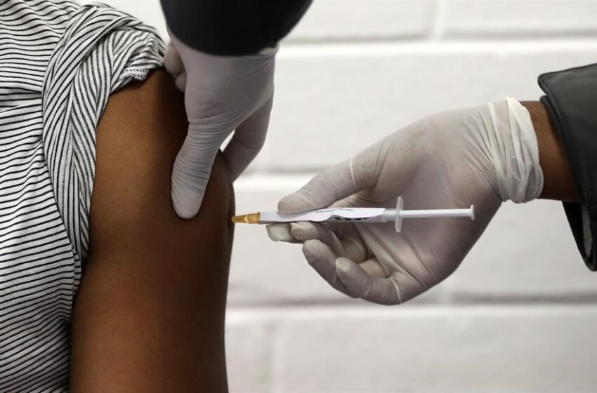  El BM aprueba 12.000 millones de dólares para comprar vacunas de COVID-19