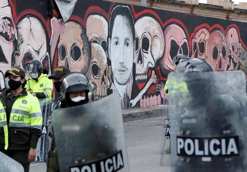  Imputarán a 3 policías por el homicidio de 4 personas en protestas en Bogotá