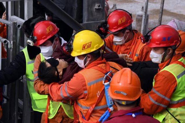  Confirman la muerte de 10 de los 22 mineros atrapados en una mina en China