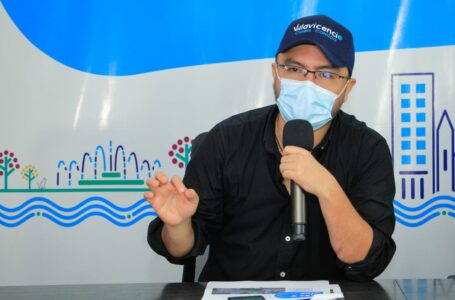 Alcalde gestiona recursos para dotación y nómina docente de tres mega colegios en la ciudad