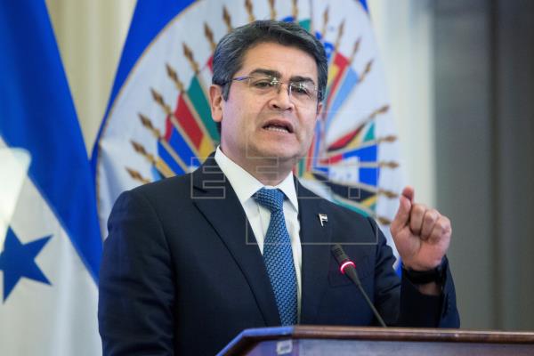  Piden juicio político para destituir al presidente de Honduras