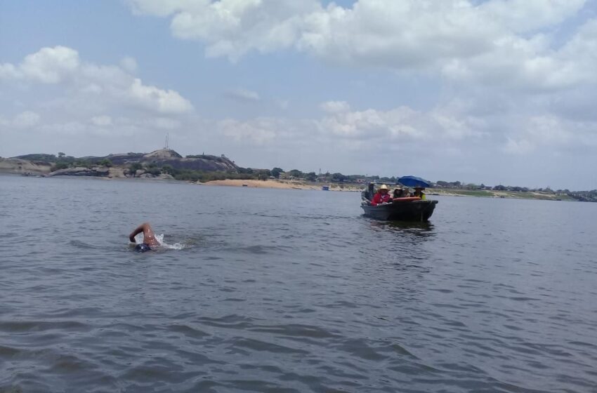  Triatleta en Vichada se propone cruzar el río Orinoco cien veces en cuarenta horas, 12 de febrero