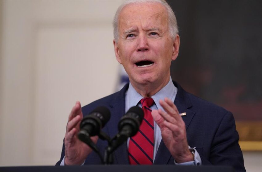  Biden pide prohibir las armas de asalto en EE.UU. tras el tiroteo de Colorado