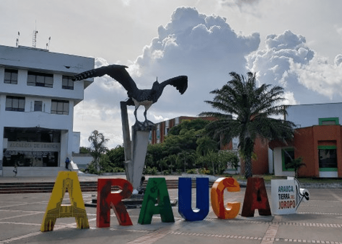  Noticias de Arauca: Protesta de víctimas. Aparece líder comunal. Se incendia residencia. Muere joven al caer de un árbol