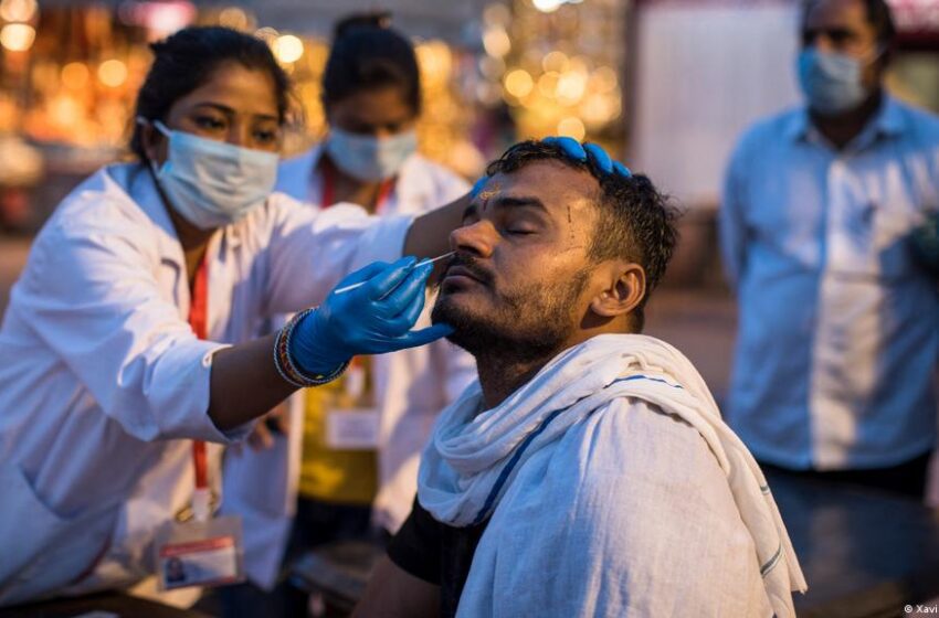  La India sufre un nuevo récord con 3.789 muertes por la covid-19 y contagios al alza