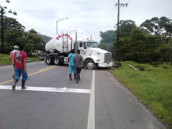  Camioneros volvieron a bloquear la carretera en Guaviare