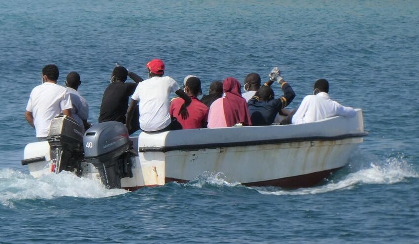  Mueren 7 migrantes y 9 desaparecen en un naufragio en las costas de Lampedusa (Italia)
