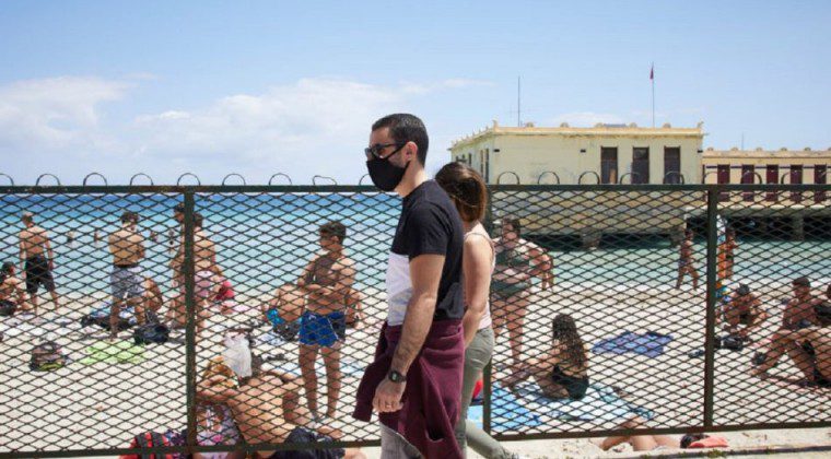  Italia elimina la obligación de llevar mascarilla en espacios abiertos