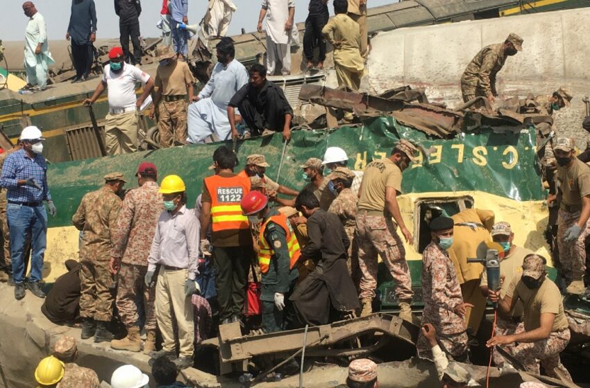  Suben a 62 los muertos en el accidente de tren de Pakistán