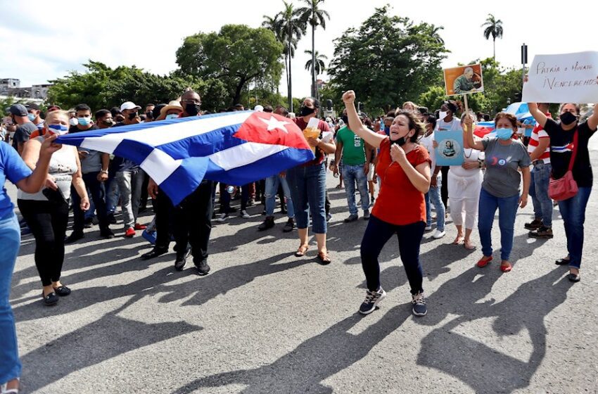  Una inédita ola de protestas recorre Cuba al grito de ¡libertad!