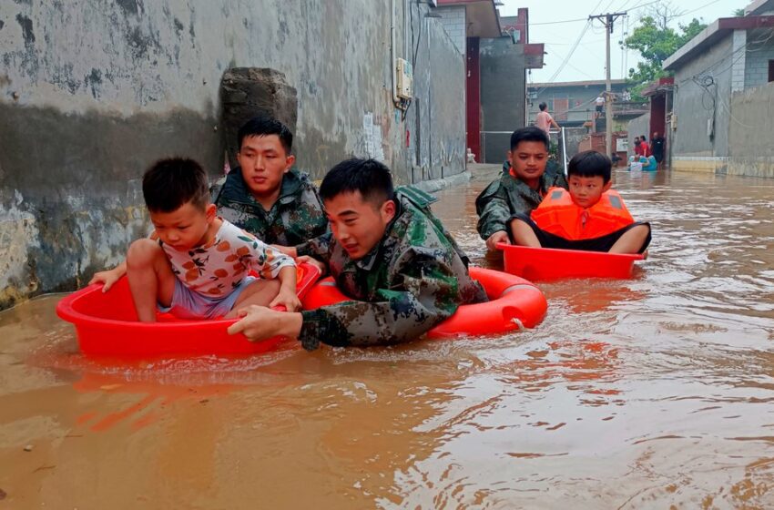  Aumentan a 51 los muertos por las inundaciones en el centro de China
