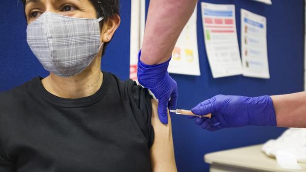  Fobia a las agujas: ¿cómo tratarla en medio de una vacunación masiva?