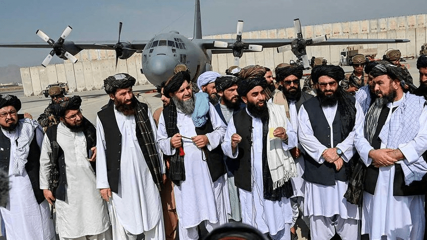  Los talibanes declaran la «completa independencia» de Afganistán