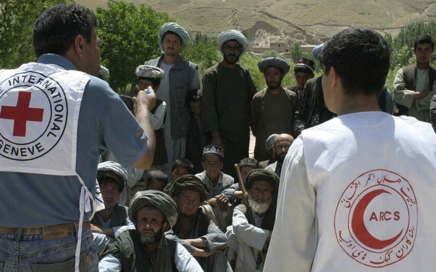  Cruz Roja trata a 4.000 heridos de guerra y ONU alerta creciente número víctimas en Afganistán