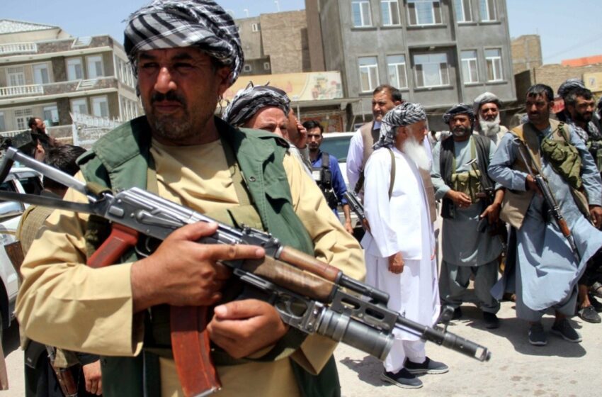  Los talibanes buscan a personas que trabajaron con EE. UU. y la OTAN, según el NYT