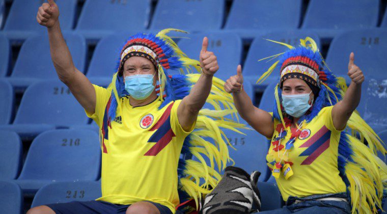  Hinchas deben estar vacunados para juegos de Colombia ante Brasil y Ecuador