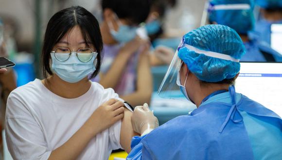  China anuncia que ha vacunado al 91 % de estudiantes de entre 12 y 17 años