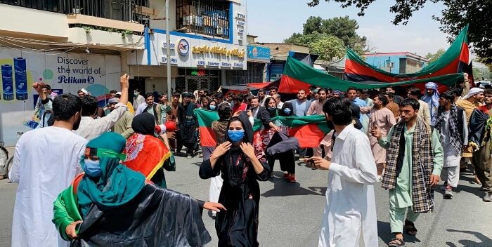  Manifestaciones en Afganistán en apoyo a la resistencia contra los talibanes