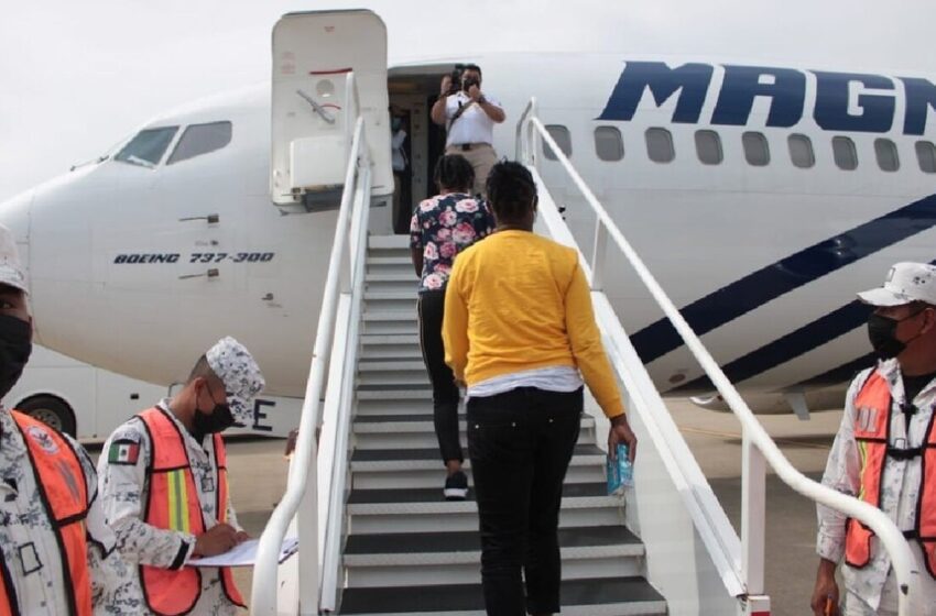  México reinicia vuelos de retorno humanitario a Haití y traslada 70 migrantes