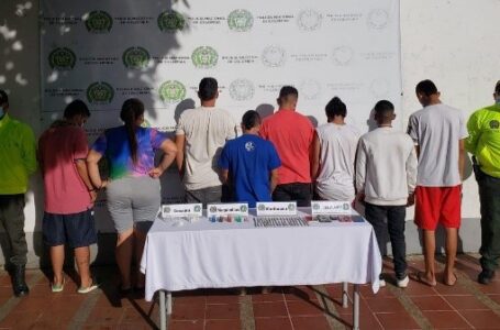 Juez imputó cargos por tráfico de estupefacientes a ocho personas y las regresó a la libertad