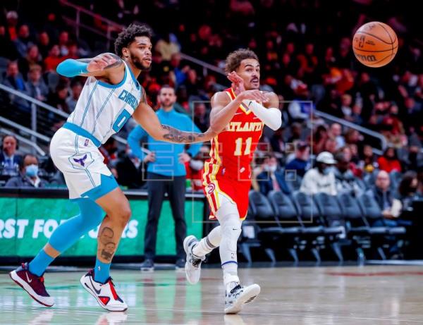 115-105. El juego interior de Capela supera el triple doble de LaMelo Ball