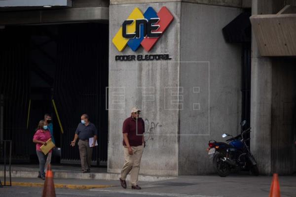  VENEZUELA ELECCIONES – Abren los primeros centros de votación en Venezuela para las elecciones regionales y locales