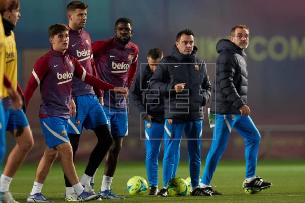  FÚTBOL BARCELONA – Piqué, Eric Garcia, Sergi Roberto y Nico González entran en la convocatoria