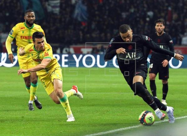 Messi se estrena en la Ligue 1 y sentencia al Nantes